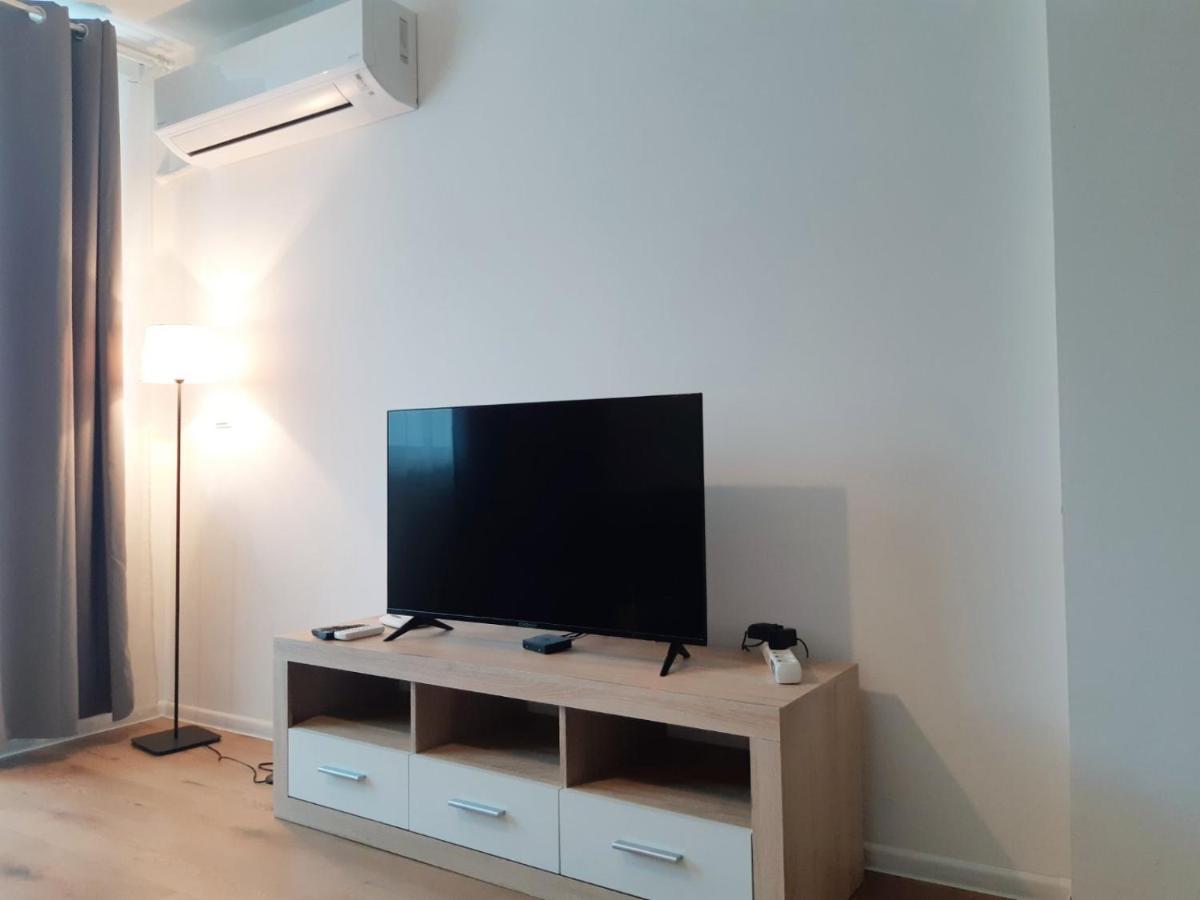 Huge Apartment With A Parking Space In The Same Building София Экстерьер фото